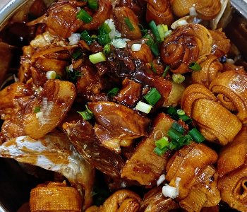 鱼头炖五花肉