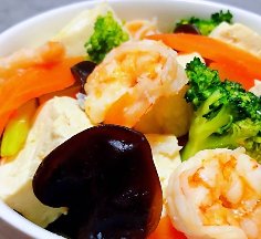 西兰花虾仁木耳炖豆腐