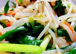绿豆芽韭菜胡萝卜炒肉丝