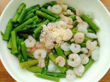东莞饭堂承包芦笋拌虾仁的做